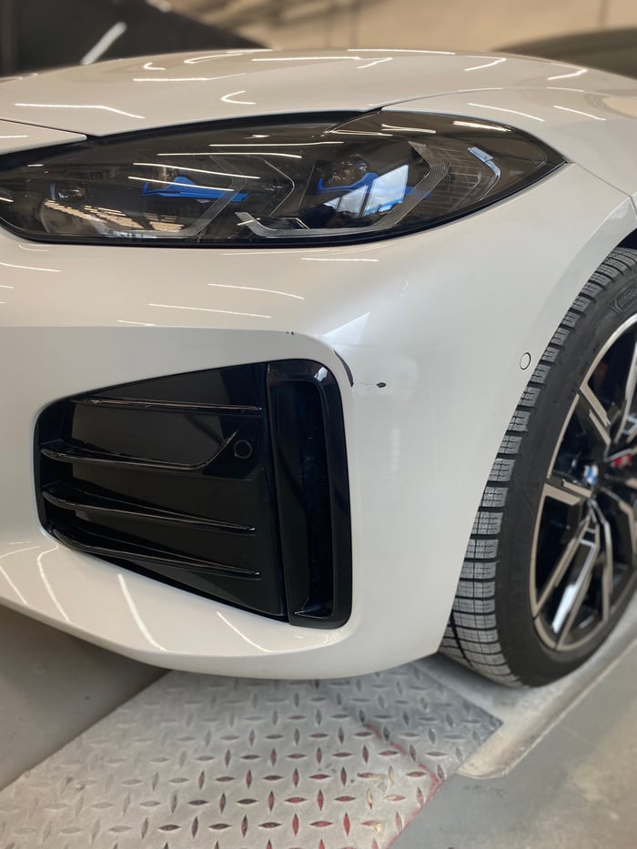 BMW – Smart Repair Stoßstange vorne (Bild 1)