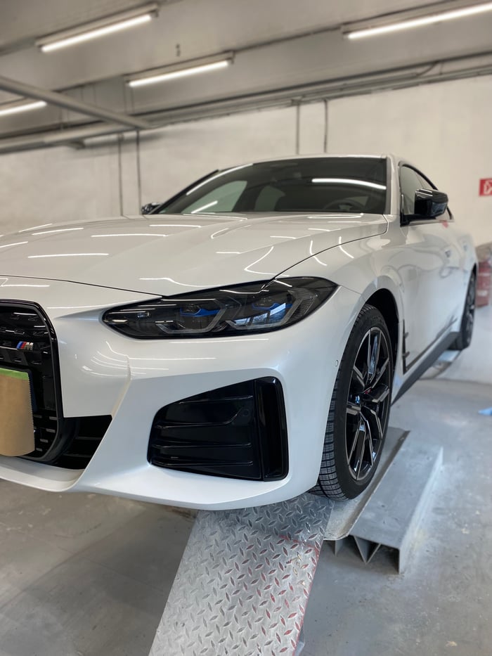 BMW – Smart Repair Stoßstange vorne (Bild 2)