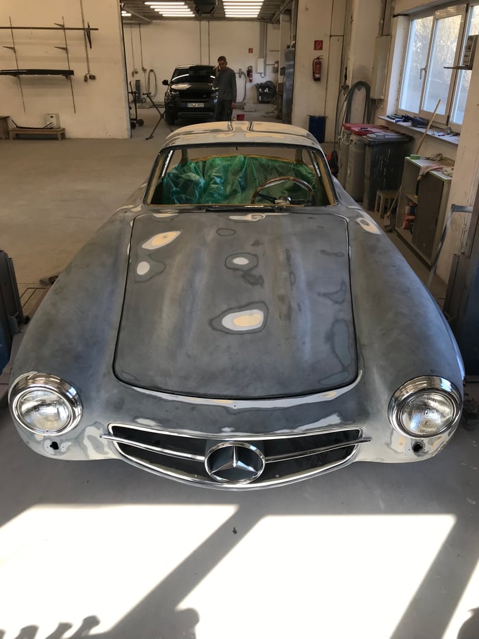 Mercedes 300 SL – Restauration und Lackierung eines Flügeltürers (Bild 1)