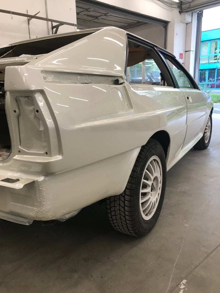 Audi quattro – Komplettlackierung in „Perlweiß“ (Bild 3)